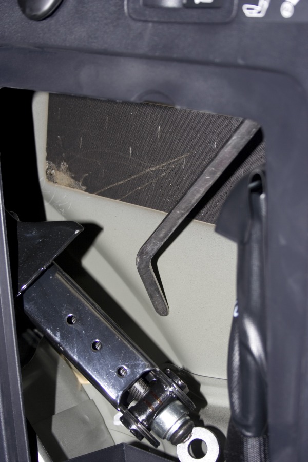 quarter pannel access